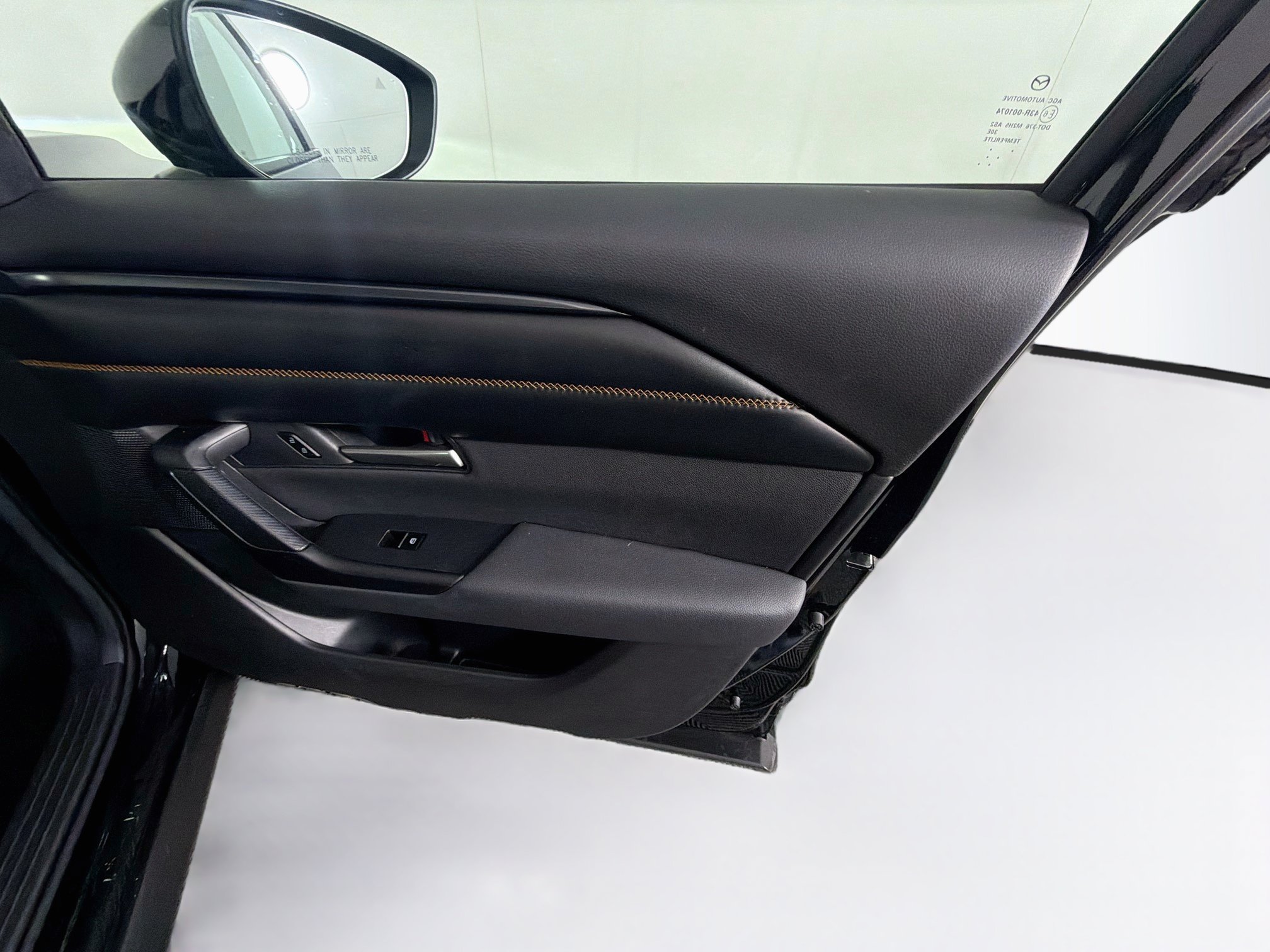 Used 2025 MAZDA CX-50 AWD 2.5 Hybrid w/ Premium Pkg image 32
