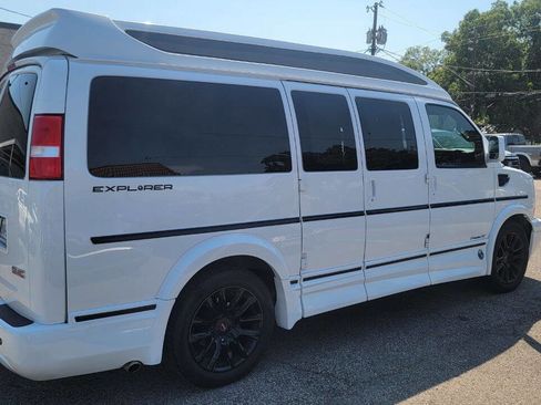 Used 2021 GMC Savana 2500 w/ Enhanced Convenience Package image 4