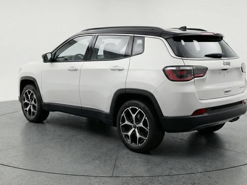 Used 2025 Jeep Compass Limited image 6