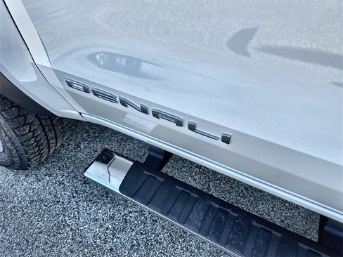 New 2026 GMC Canyon Denali image 14