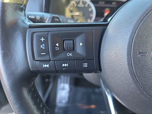 Used 2022 Nissan Pathfinder SL w/ SL Black Package image 19