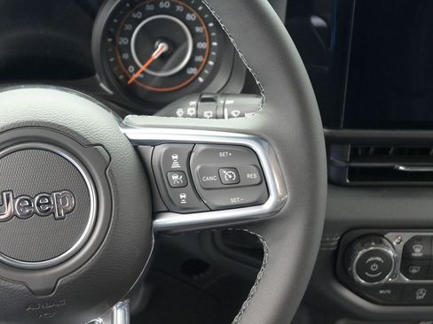New 2026 Jeep Wrangler Unlimited Sahara AWD/4WD image 29