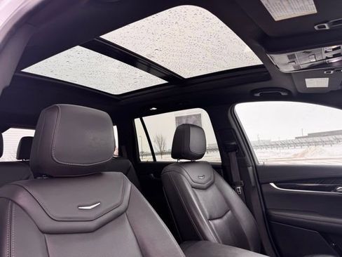 Used 2021 Cadillac XT6 Premium Luxury image 24