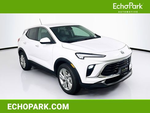 Used 2024 Buick Encore GX Preferred FWD image 1