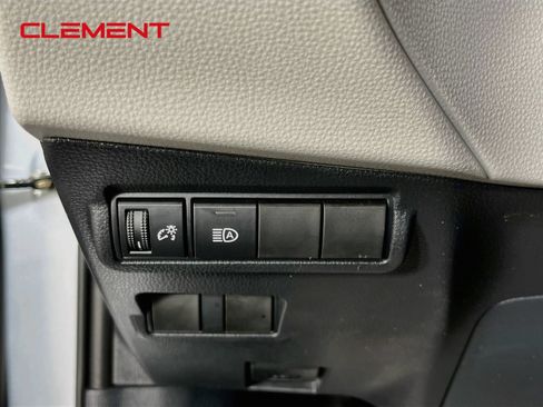 Used 2022 Toyota Corolla Cross L FWD image 12