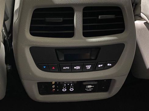 Used 2016 Honda Pilot Touring image 14