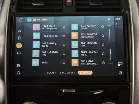 Certified 2025 Land Rover Discovery Dynamic SE image 23