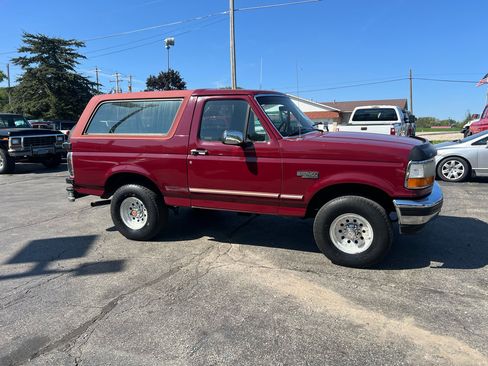 Used 1993 Ford Bronco XLT image 3