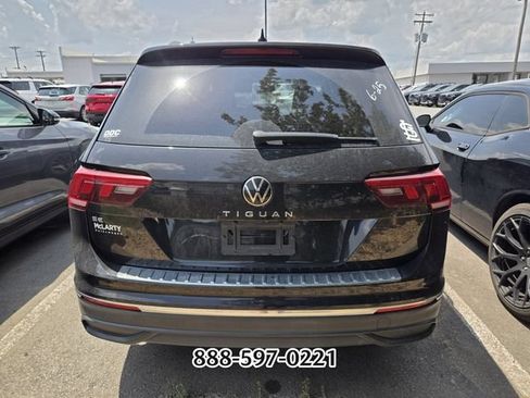 Used 2022 Volkswagen Tiguan SE FWD image 5