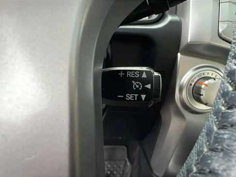 Used 2018 Toyota 4Runner SR5 Premium AWD/4WD image 23