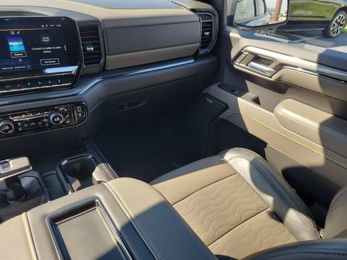Used 2022 Chevrolet Silverado 1500 ZR2 w/ Technology Package AWD/4WD image 28