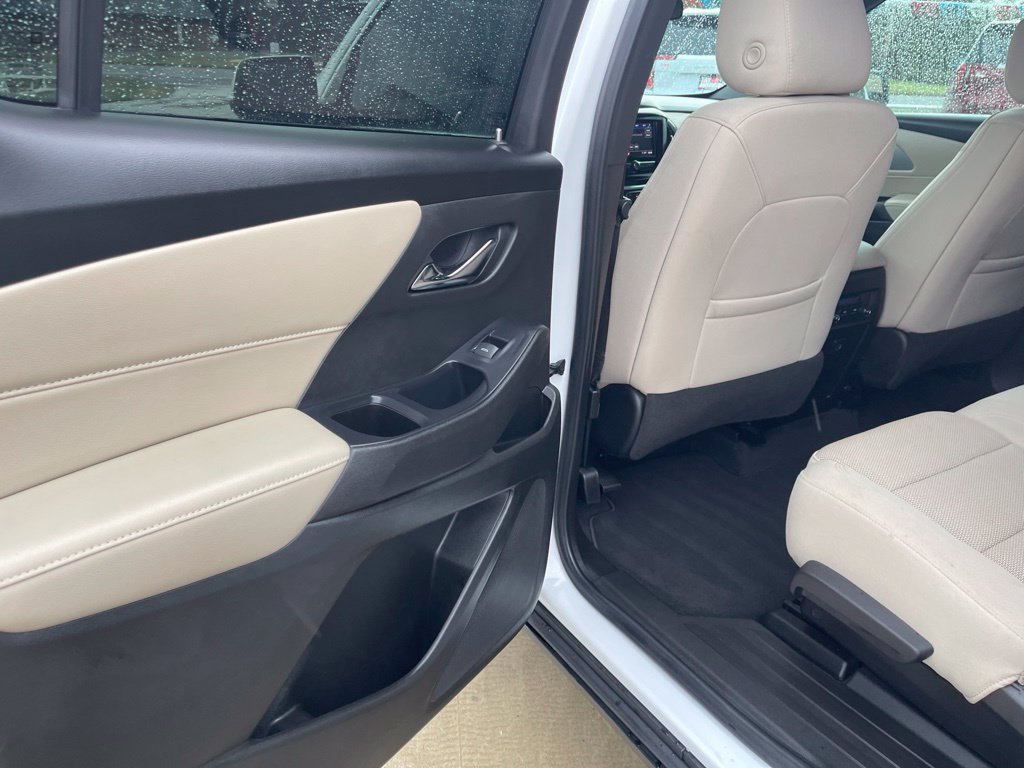 Used 2022 Chevrolet Traverse LS AWD/4WD image 11