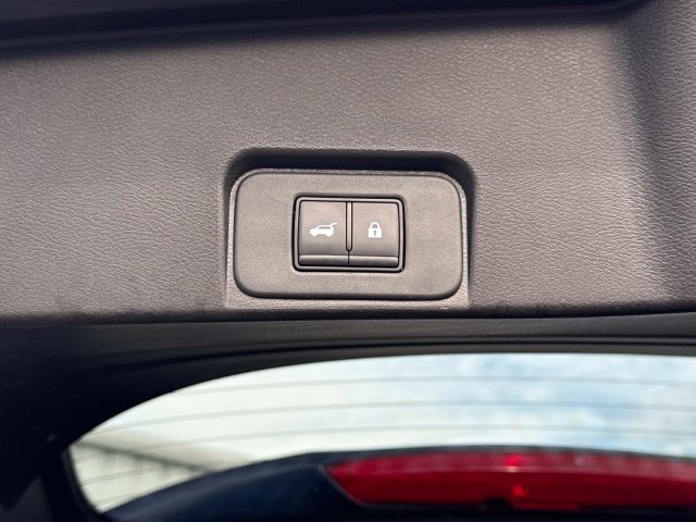 Used 2026 Nissan Rogue SL FWD image 12