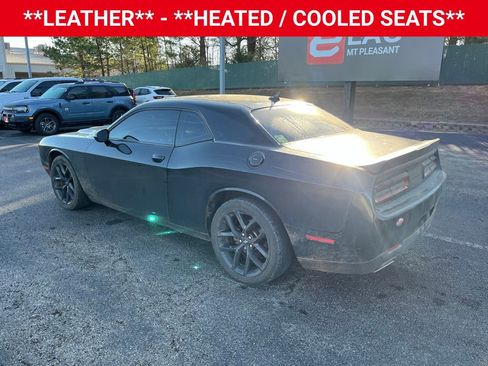 Used 2020 Dodge Challenger SXT w/ Plus Package image 3
