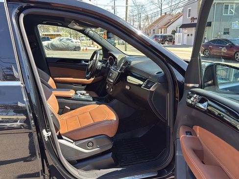 Used 2017 Mercedes-Benz GLS 450 4MATIC image 23