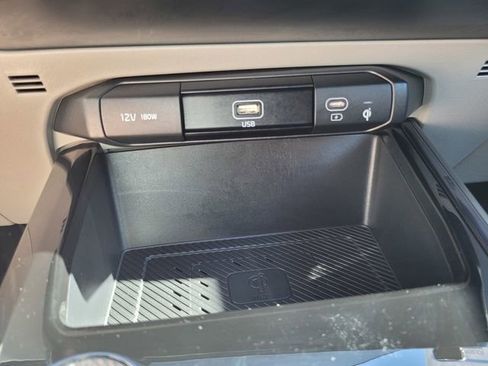 Used 2025 Kia Niro Wave w/ Wave Preserve Package image 25