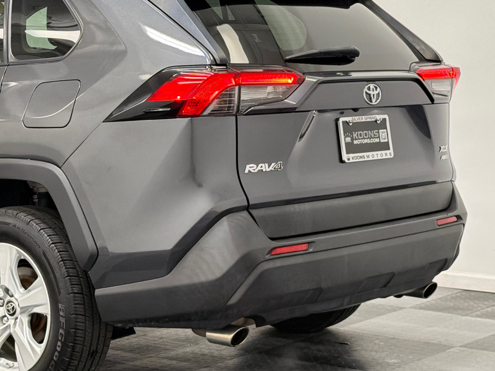 Used 2019 Toyota RAV4 XLE w/ All Weather Liner Package AWD/4WD image 7