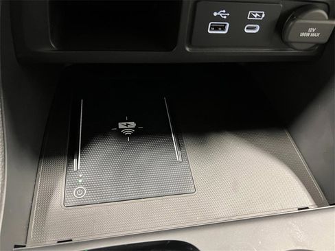 New 2025 Honda Pilot Touring image 22