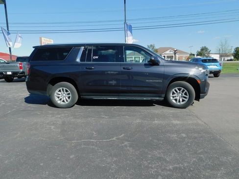 Used 2023 Chevrolet Suburban LT image 9