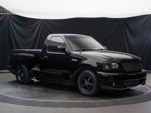 Used 2002 Ford F150 Lightning RWD image 1