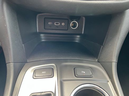 Used 2024 Chevrolet Equinox LT AWD/4WD image 34