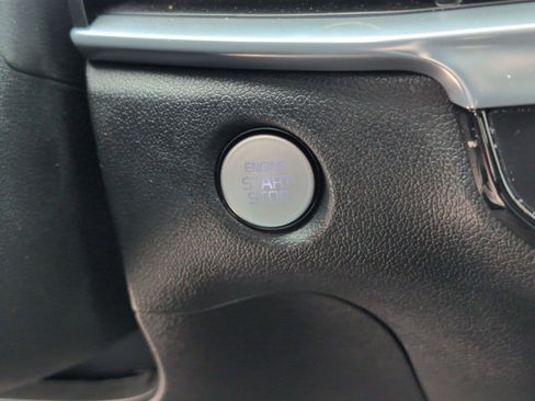 Certified 2025 Kia Sorento SX image 18