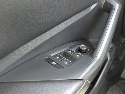 Used 2023 Volkswagen Jetta SE FWD image 27