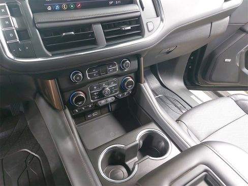 Used 2021 Chevrolet Suburban High Country image 31