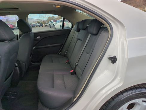 Used 2010 Ford Fusion SE image 25