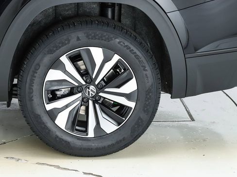 New 2026 Volkswagen Atlas SE image 6