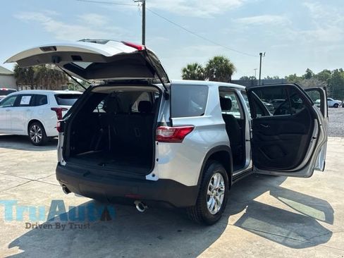 Used 2019 Chevrolet Traverse LS FWD image 17