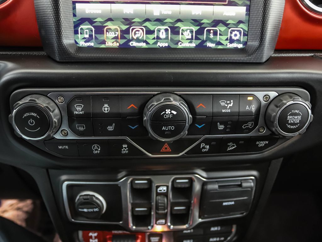 Used 2020 Jeep Wrangler Unlimited Rubicon w/ Dual Top Group AWD/4WD image 19