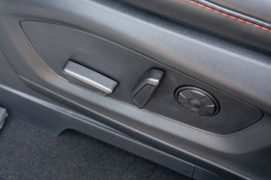 Used 2025 Ford Explorer ST-Line w/ Premium Package RWD image 17