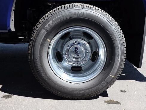 New 2026 Ford F350 4x4 Crew Cab DRW Super Duty image 13