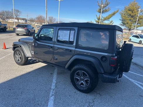Used 2018 Jeep Wrangler Unlimited Sport S image 17