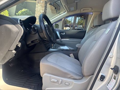 Used 2011 Nissan Rogue SV FWD image 9