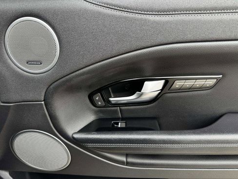 Used 2017 Land Rover Range Rover Evoque SE image 44