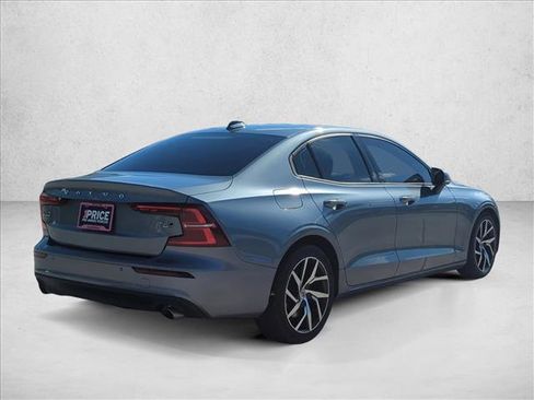 Used 2020 Volvo S60 T6 Momentum image 5
