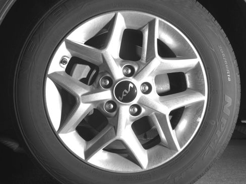 Used 2025 Kia Soul LX w/ LX Technology Package FWD image 15