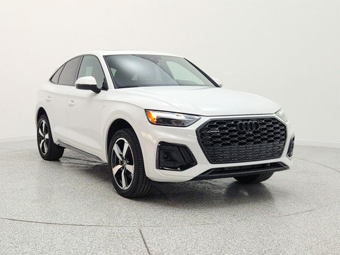 Used 2023 Audi Q5 2.0T Premium Plus w/ Premium Plus Package AWD/4WD image 3