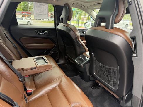 Used 2018 Volvo XC60 T6 Momentum w/ Advanced Package AWD/4WD image 21