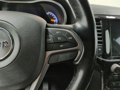 Certified 2021 Jeep Grand Cherokee Laredo X image 25