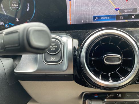 Used 2023 Mercedes-Benz GLB 250 w/ Premium Package Lite image 24