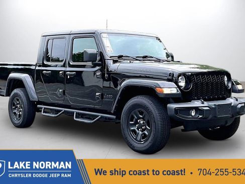 Certified 2022 Jeep Gladiator Sport AWD/4WD image 1