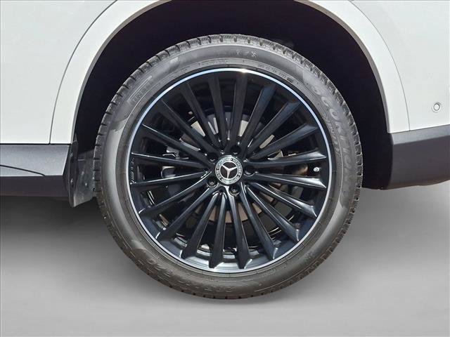 Used 2025 Mercedes-Benz GLC 300 4MATIC image 26