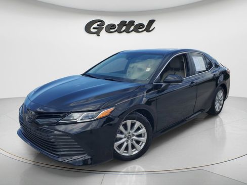 Used 2019 Toyota Camry LE w/ Convenience Package FWD image 1