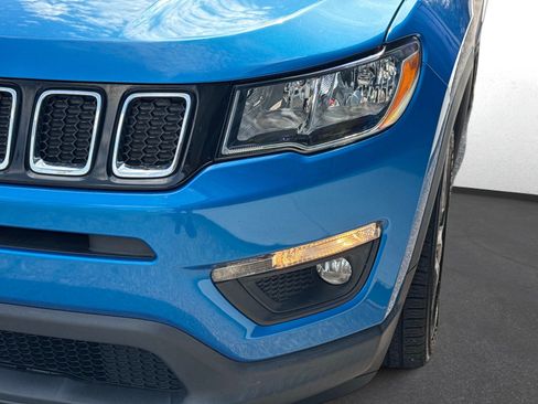 Used 2019 Jeep Compass Latitude w/ Popular Equipment Group FWD image 9