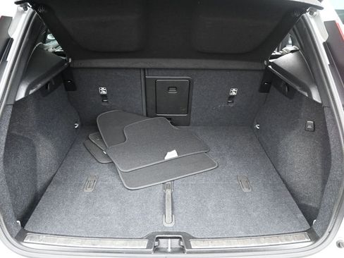 Certified 2025 Volvo XC40 B5 Plus image 19