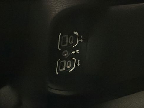 Used 2022 RAM 1500 Laramie AWD/4WD image 35