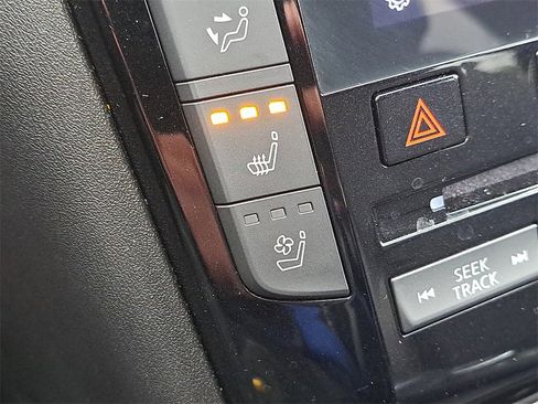 Certified 2025 INFINITI QX55 Essential image 18